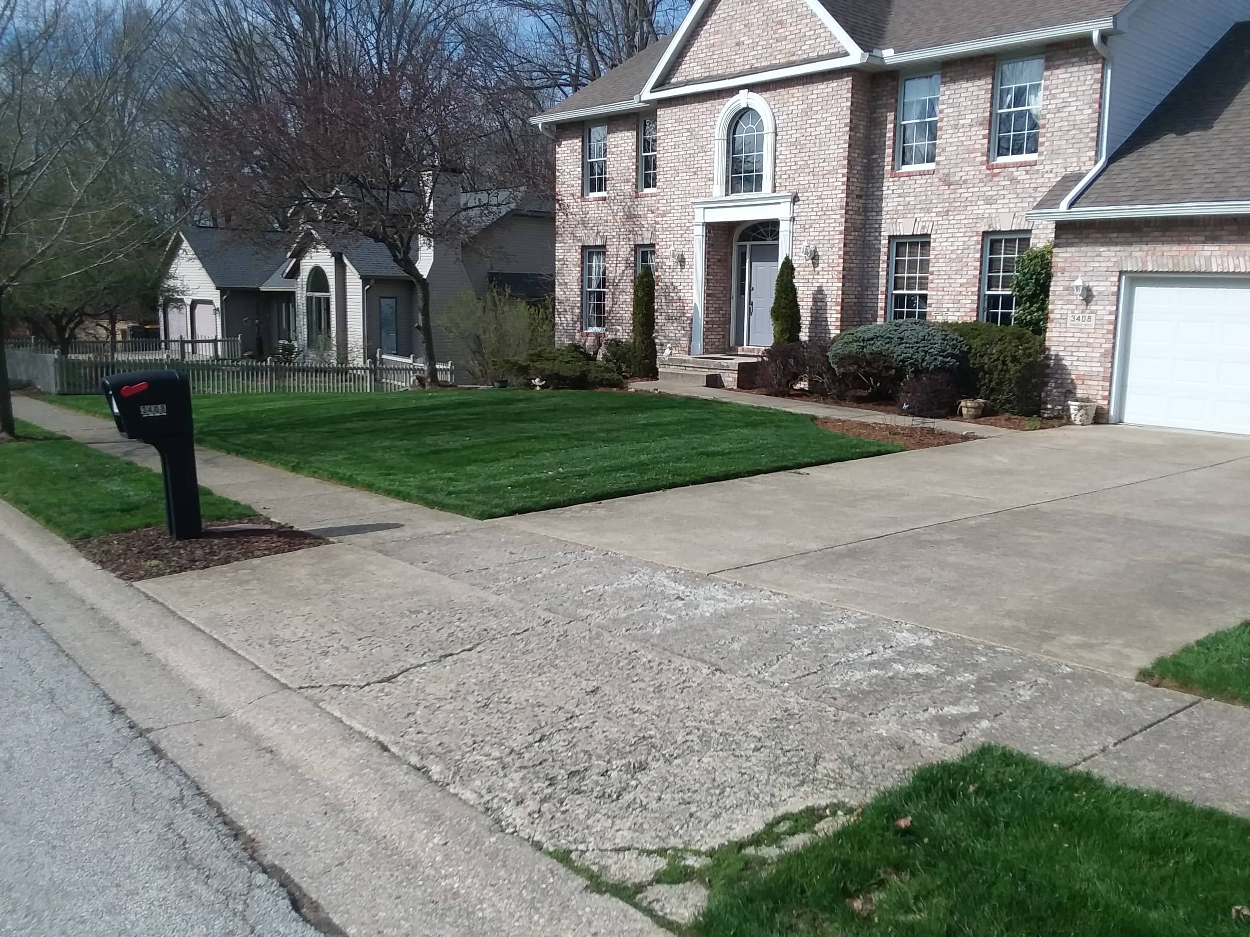 Beautiful Home Lawn Care in Bloomington